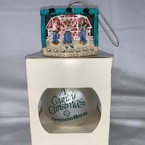 2 Grand Ole Opry Opryland Hotel A Country Christmas Western Nashville Tennessee